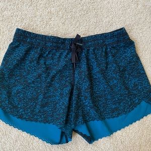 Turquoise/black lululemon running short
